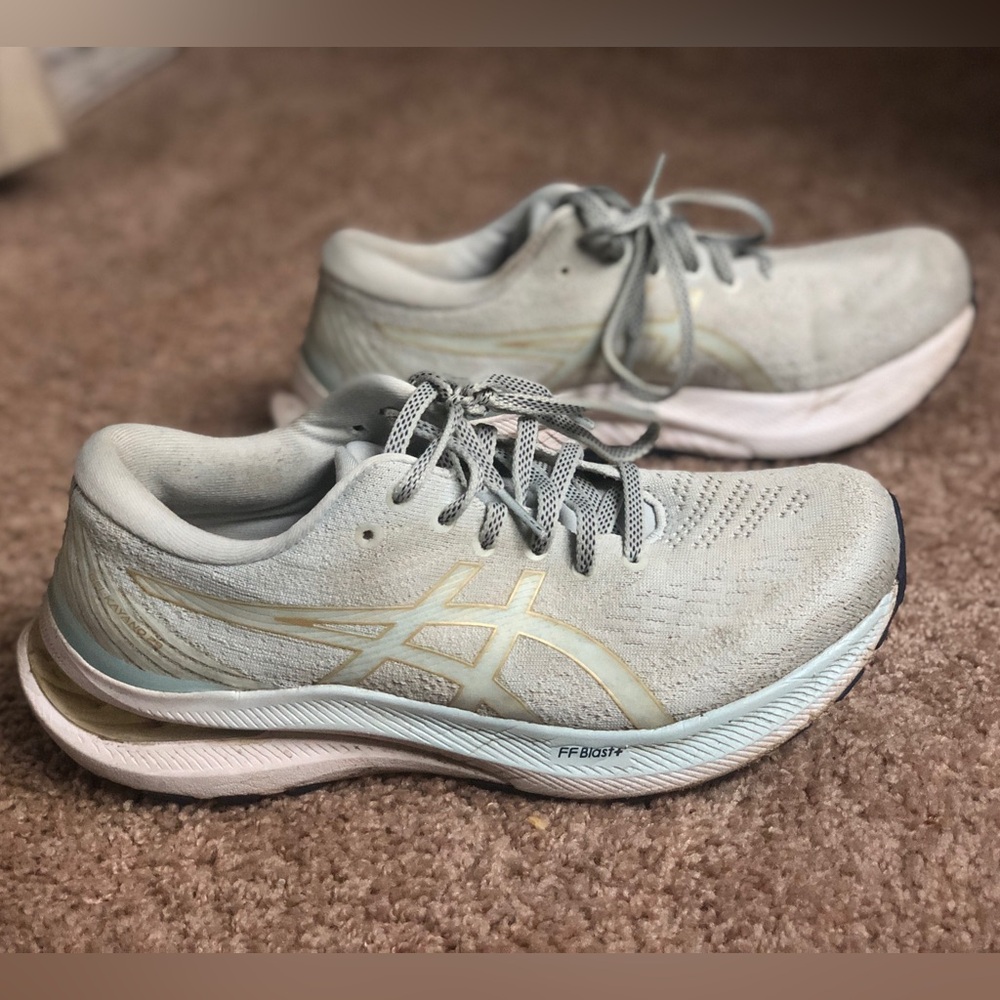 Asics gel kayano 29 women’s 8 light blue